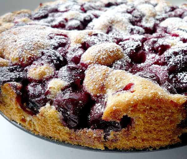 Пирог с вишней – 11 простых рецептов вишневого пирога