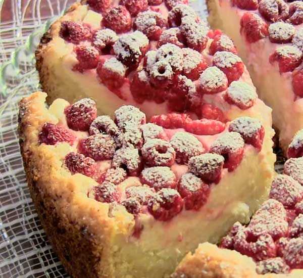 Кекс с малиной: замороженные и свежие ягоды, нюансы приготовление теста для пирога
