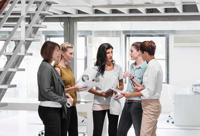 Как правильно общаться в женском коллективе с коллегами по работе