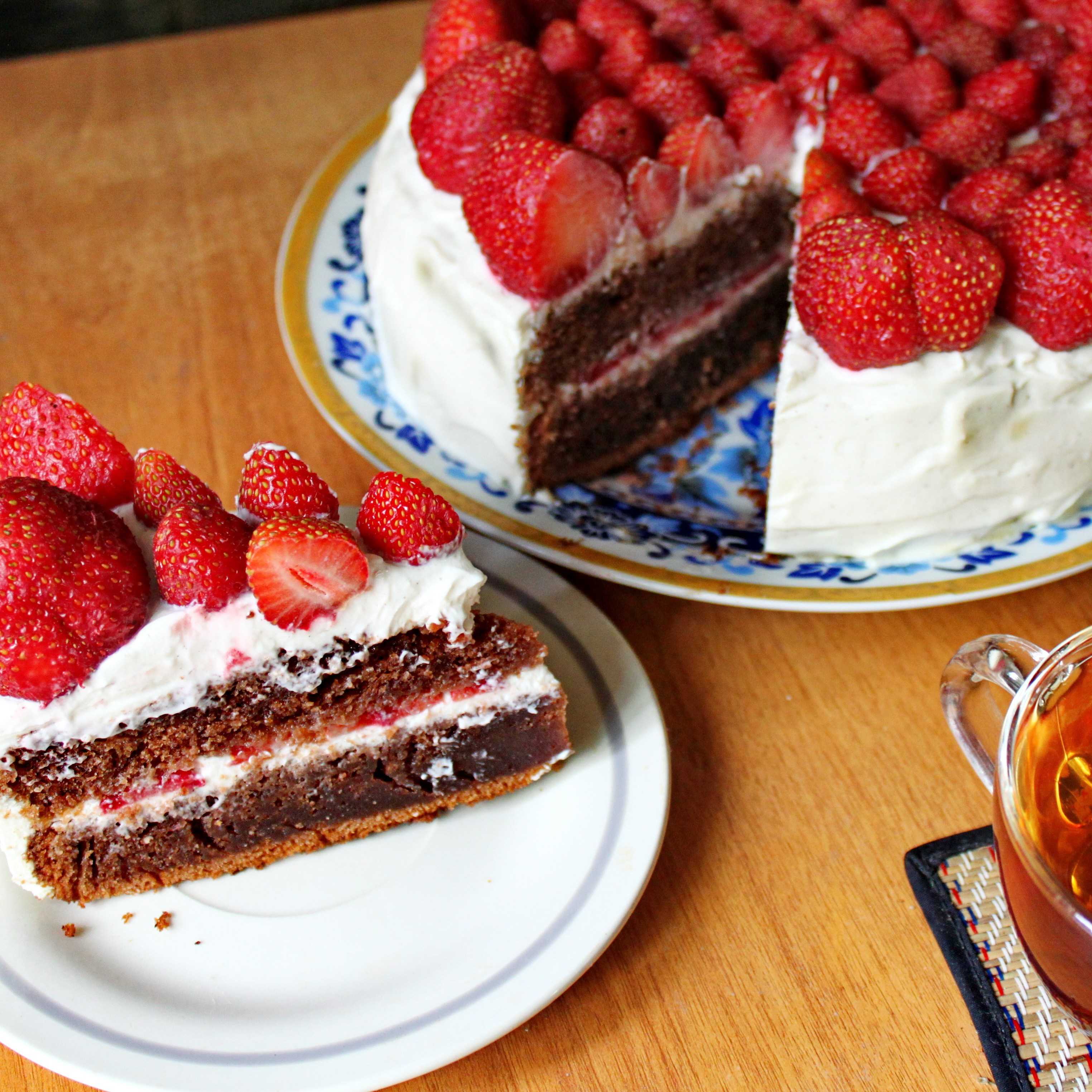 Торт с клубникой и йогуртовым муссом – mary bakery