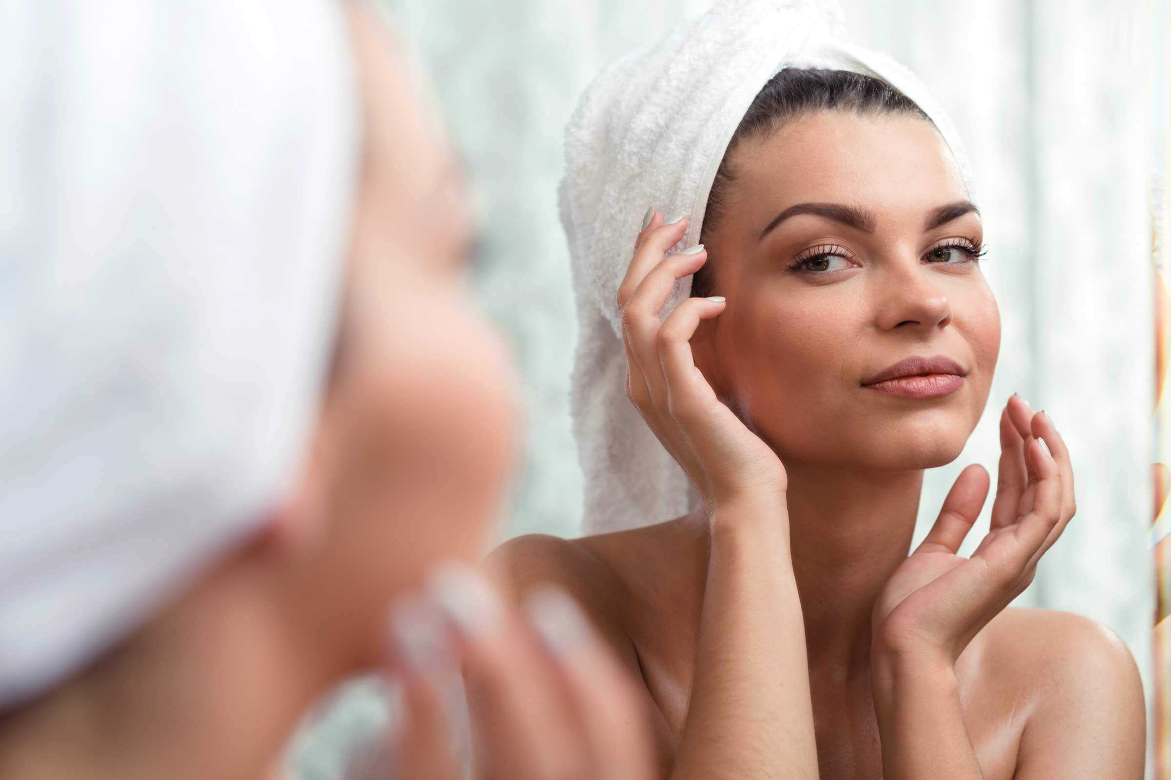Зачем женщине нужен макияж: мнение психологов о косметике