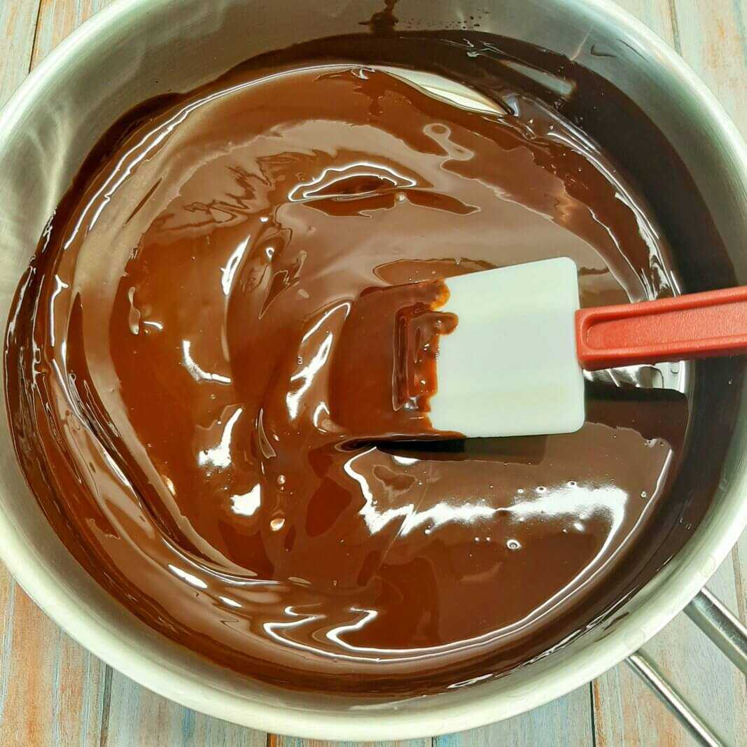Торт с подтеками: 4 рецепта как сделать и полить шоколадную глазурь чтобы стекало в домашних условиях