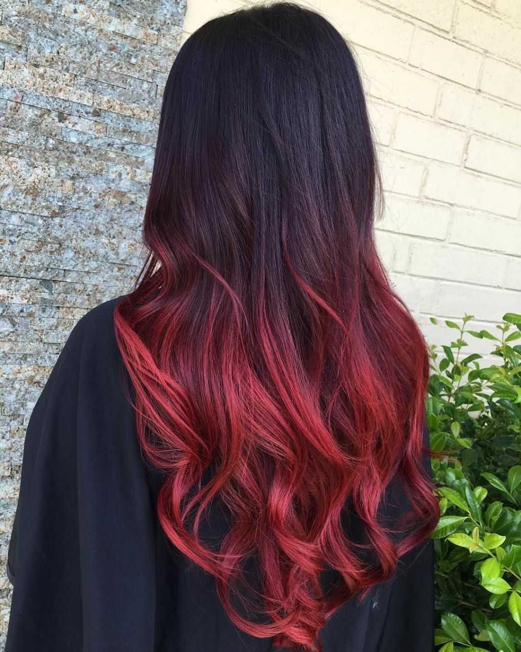Красный цвет волос можно получить с помощью стойкой краски или хны Чтобы сохранить его интенсивность, нужно воспользоваться советами профессионалов