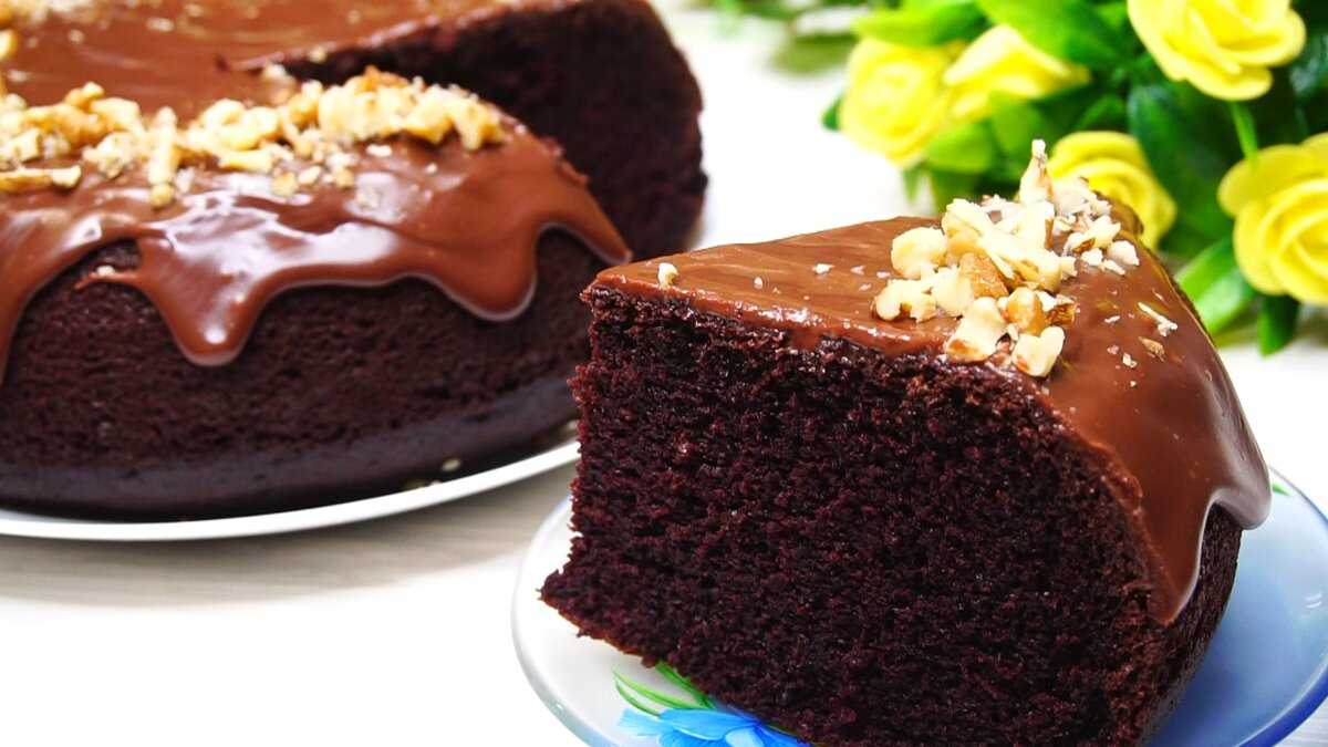 Шоколадный бисквит с маслом шоколадным. Шоколадный торт на кипятке. Шифоновый бисквит на кипятке. Торт шоколад на кипятке. Шоколадный бисквит на кипятке.
