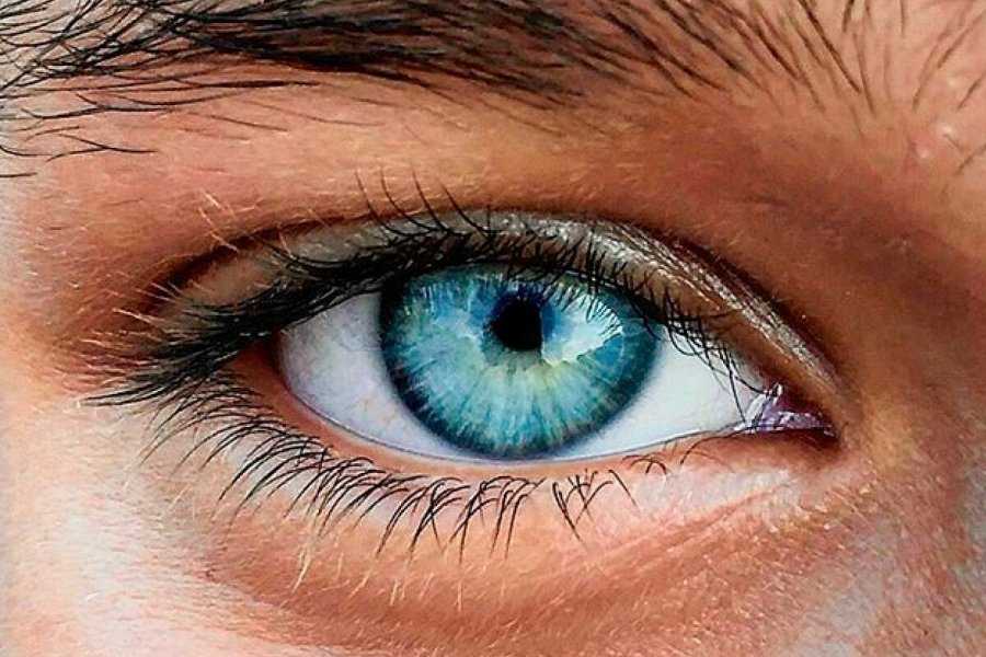 Какие цвета подходят человеку с серо-голубыми глазами: макияж, волосы, одежда