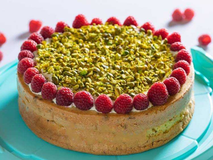 Готовим вкуснейший популярный Торт с фисташками и малиной рецепт как у Энди Шеф Знаю фисташковых тортов на просторе интернета миллион, но я все таки представлю вам свой