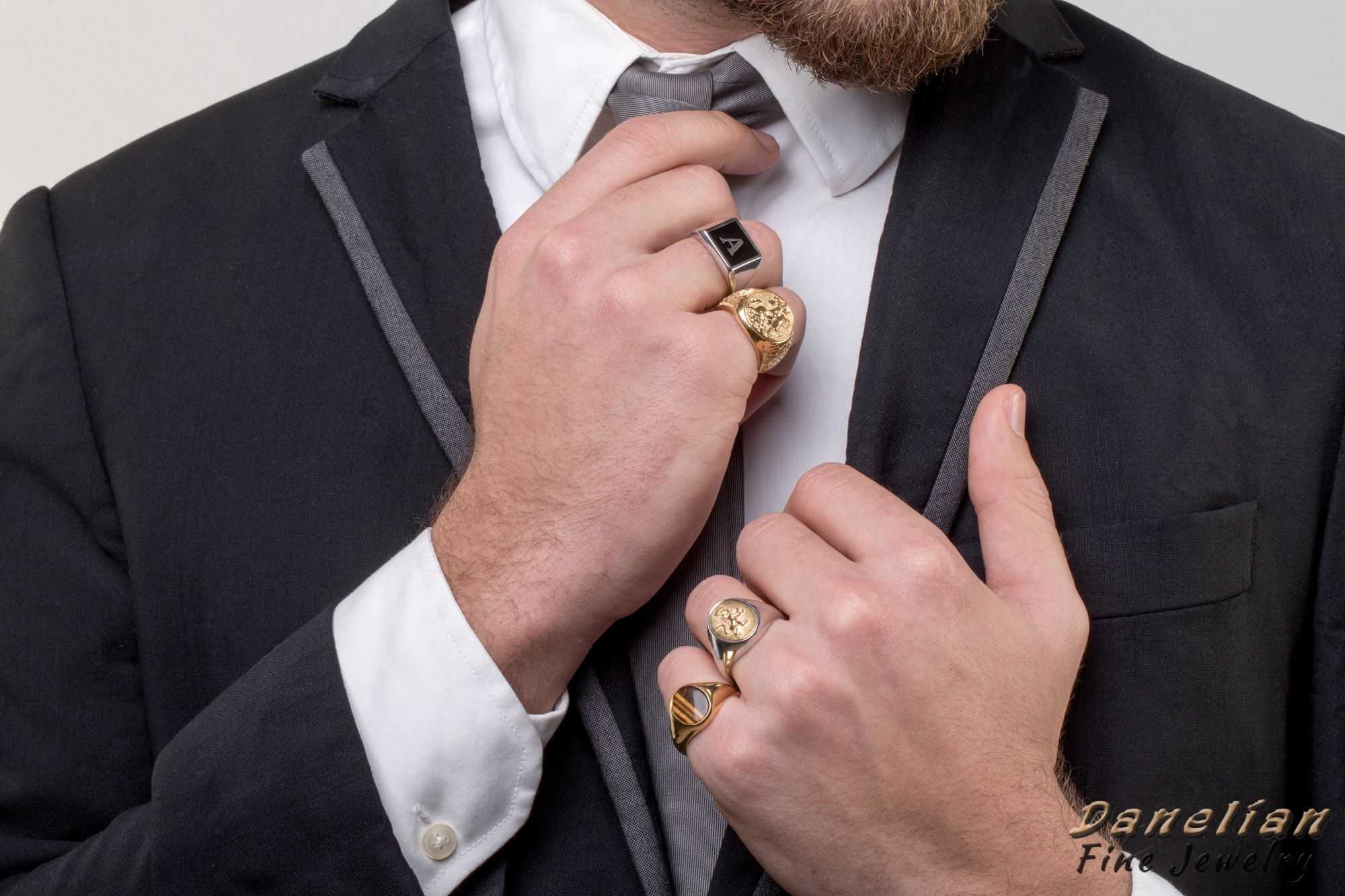 На каком пальце мужчины носят печатки: на мизинце, указательном, среднем, безымянном, на большом