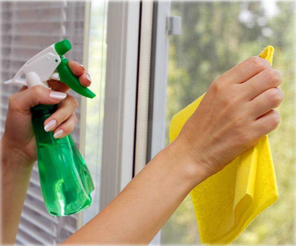 Как мыть окна без разводов: снаружи, находясь внутри, быстро, народными средствами, техника безопасности