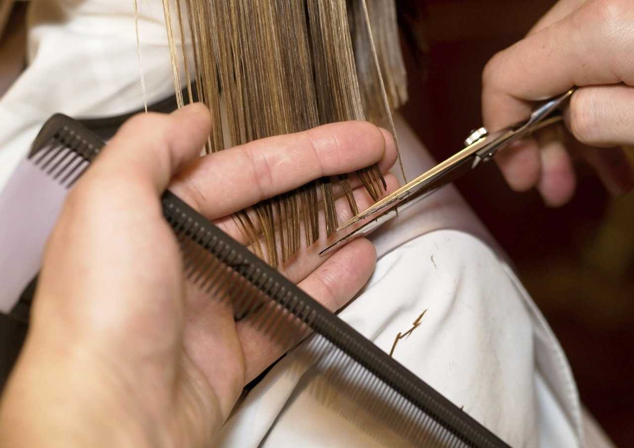 Сбор волос при стрижке