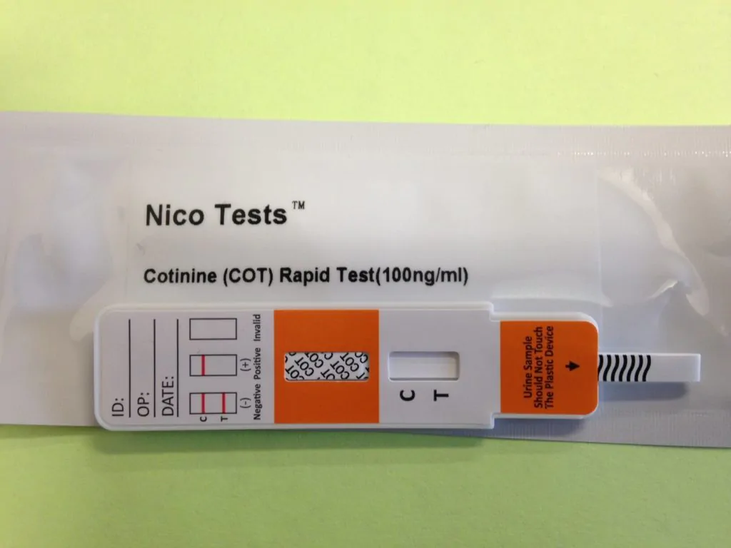 В моче виден никотин. Тест на никотин. Экспресс тест на никотин. Результат теста на никотин. Аппарат для проверки никотина.