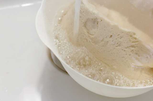 Как разморозить тесто в микроволновке?