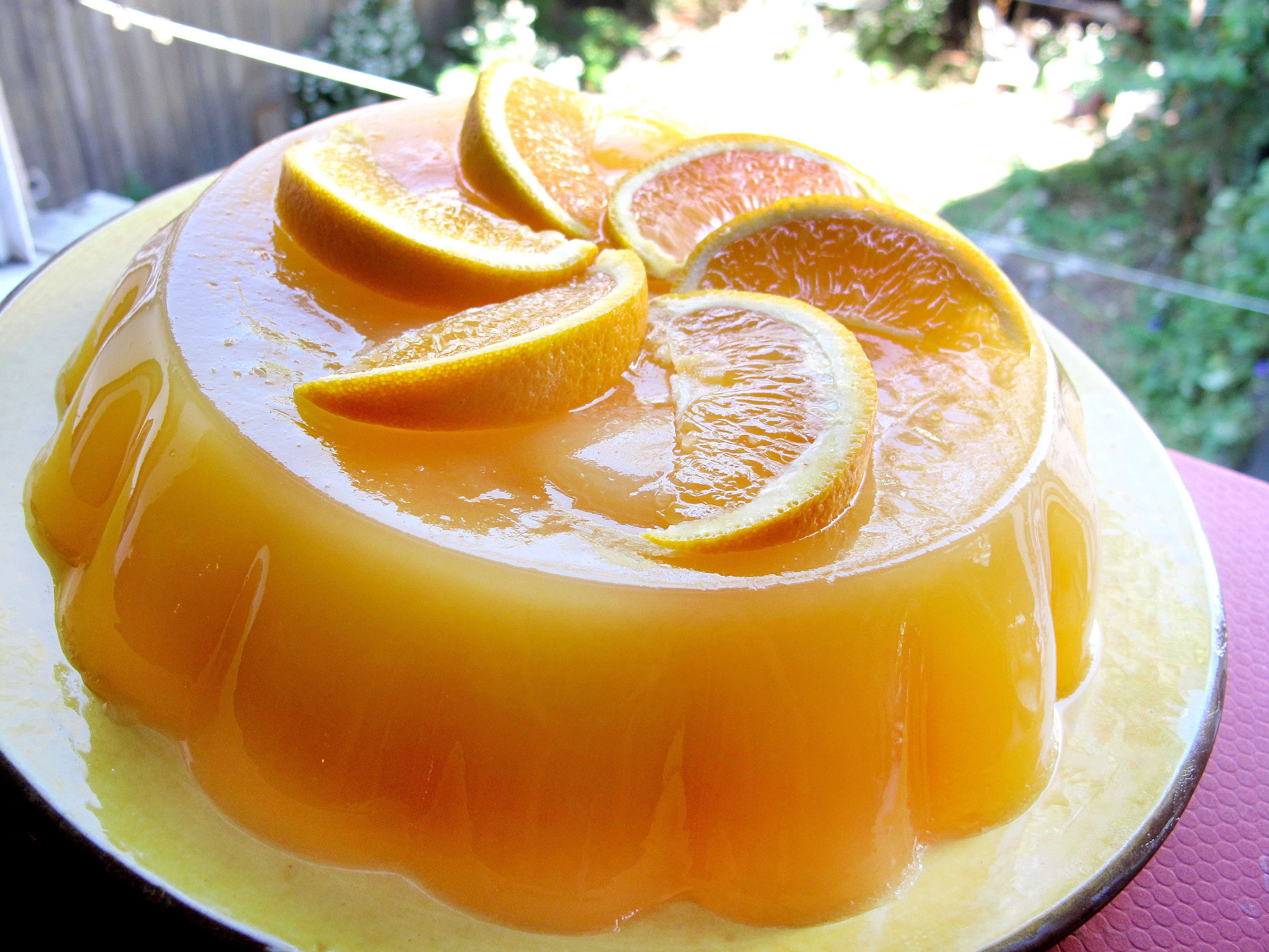 Красивое желе. Желе из Лимонов апельсинов мандаринов. Мусс манго маракуйя. Панна котта апельсиновая. Желе в апельсине.