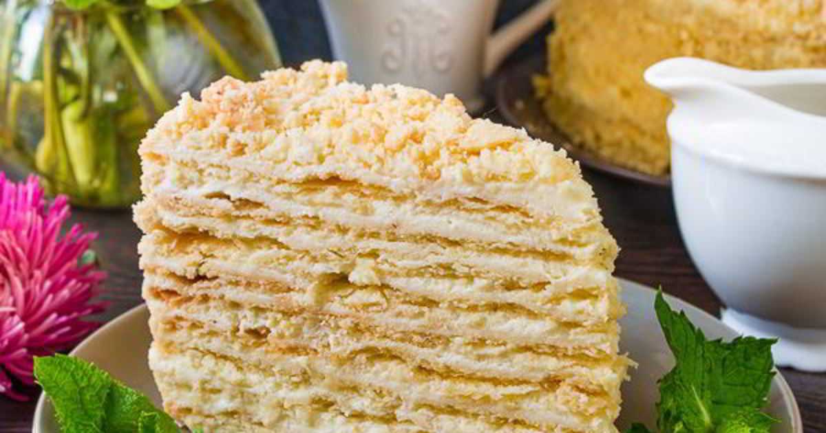 Рецепт творожного наполеона с заварным кремом. Торт Наполеон. Заварной крем для Наполеона. Домашний торт Наполеон с заварным кремом.