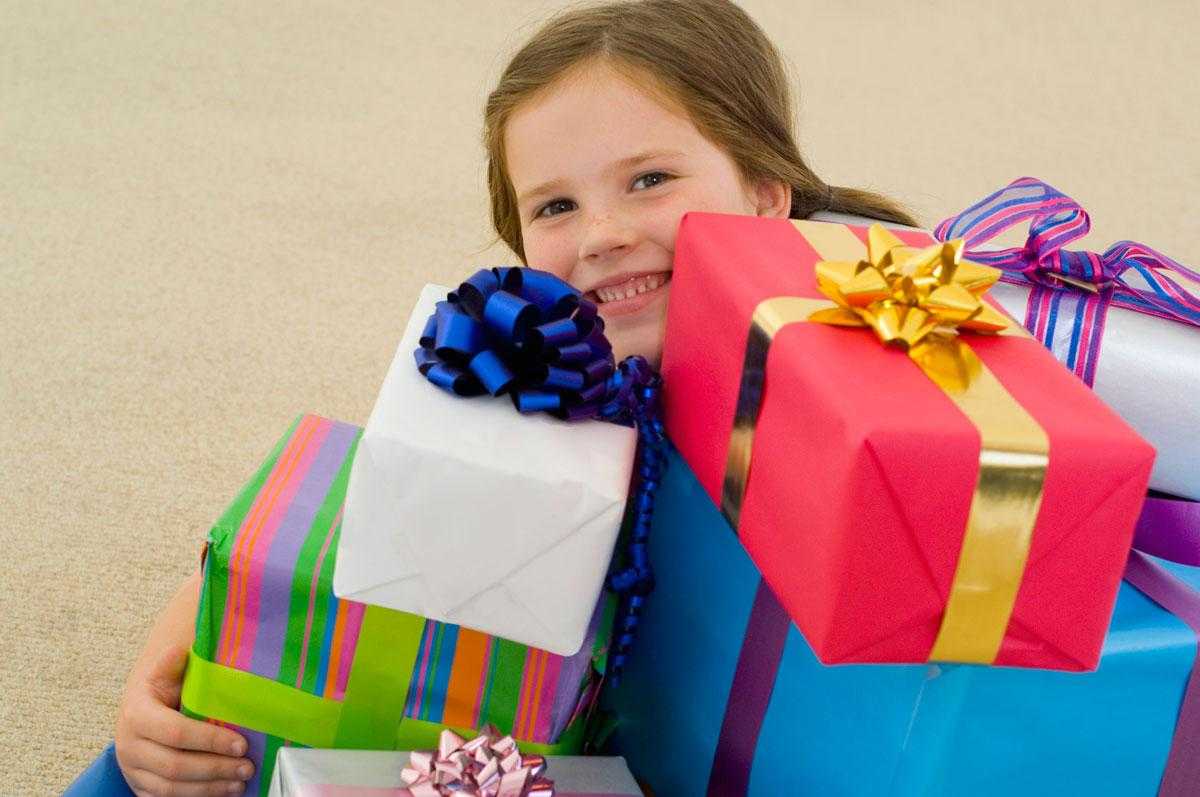 Новогодние подарки детям и подросткам. что подарить ребенку на новый год 2020. оригинальные идеи подарков мальчикам и девочкам любого возраста!