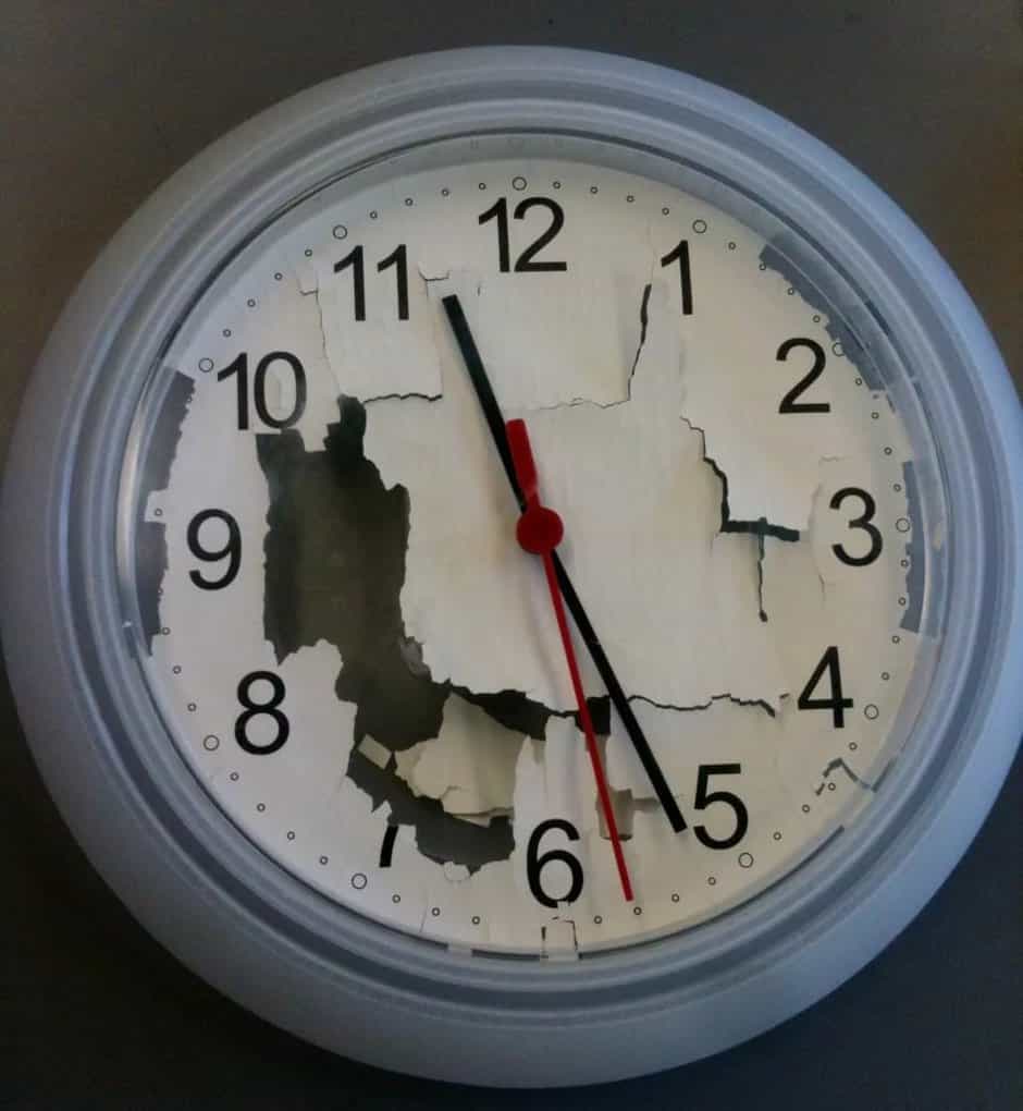 Можно ли хранить сломанные часы в доме: у этой приметы есть несколько толкований, об этом стоит знать