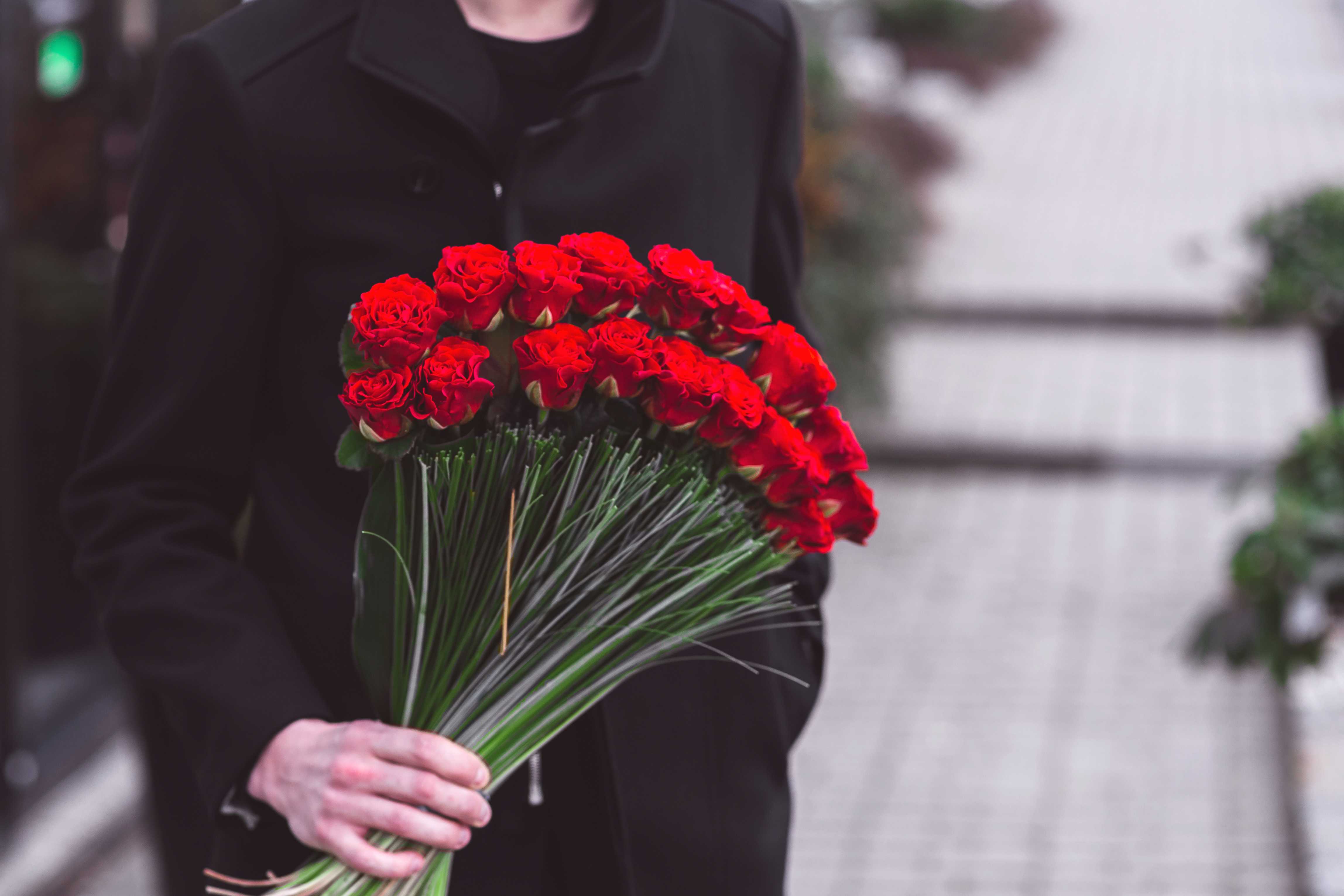 Сколько можно дарить цветков? букет на день рождения :: syl.ru