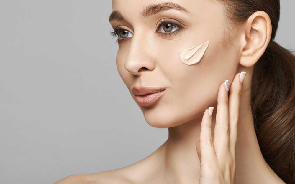 Тональный крем, как правильно наносить. 25 советов, как добиться эффекта идеальной кожи при нанесении макияжа | школа красоты