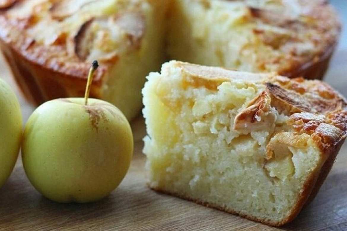 Манник на кефире с яблоками очень вкусный и воздушный – 4 рецепта приготовления