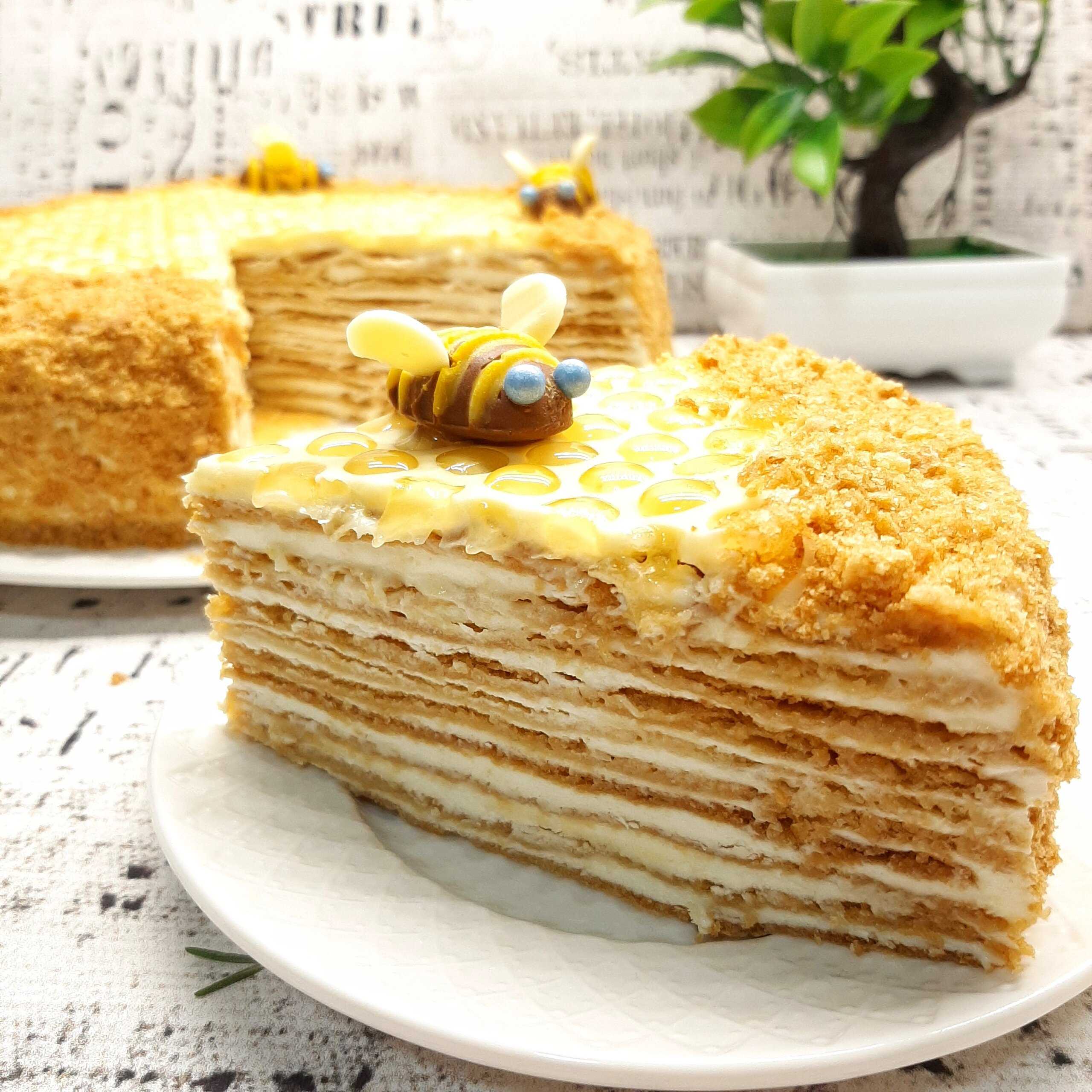 Торт медовый со сгущенкой — пошаговый рецепт с фото