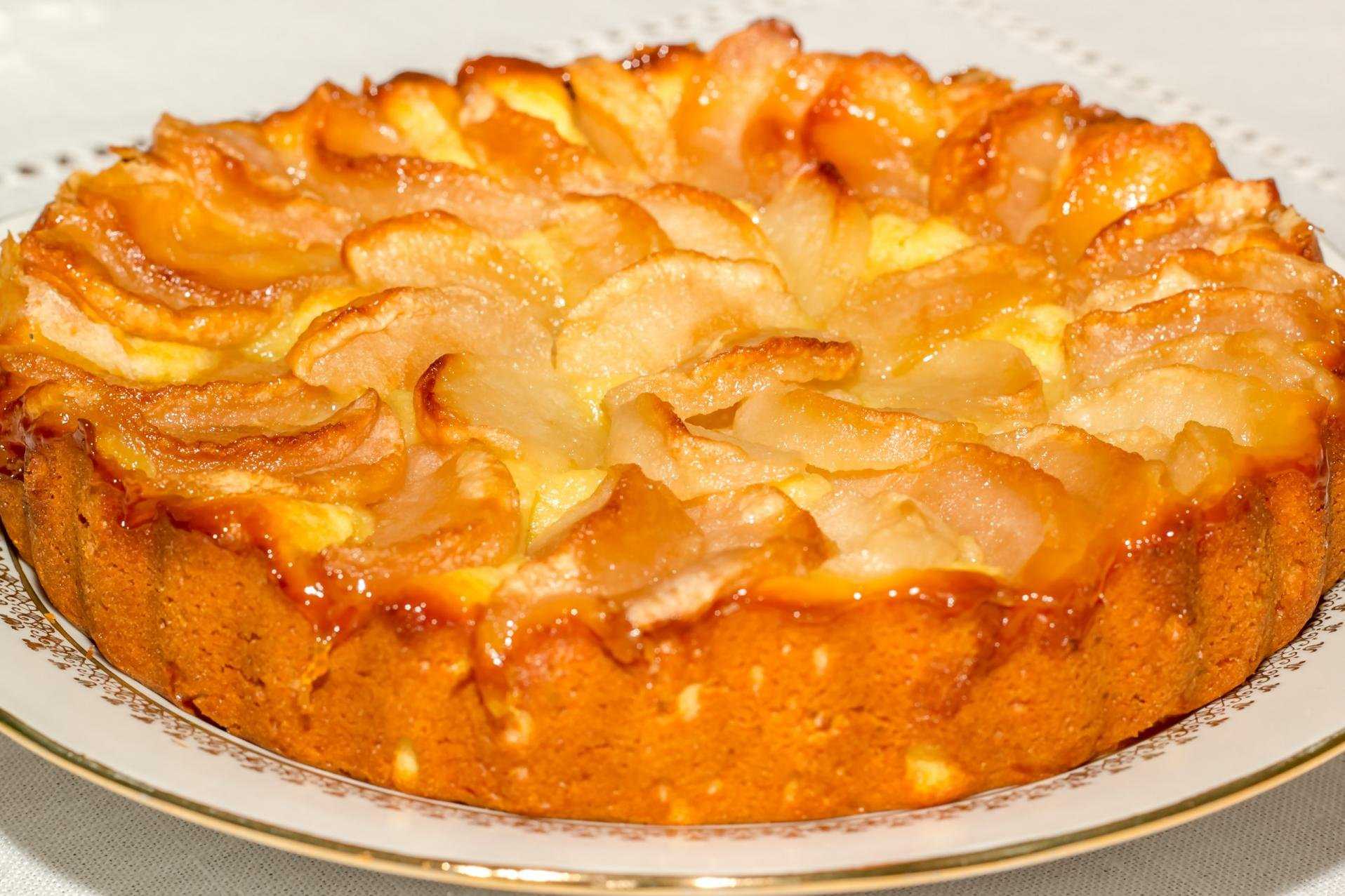 Пирог с консервированными персиками, рецепт с фото: объясняем обстоятельно