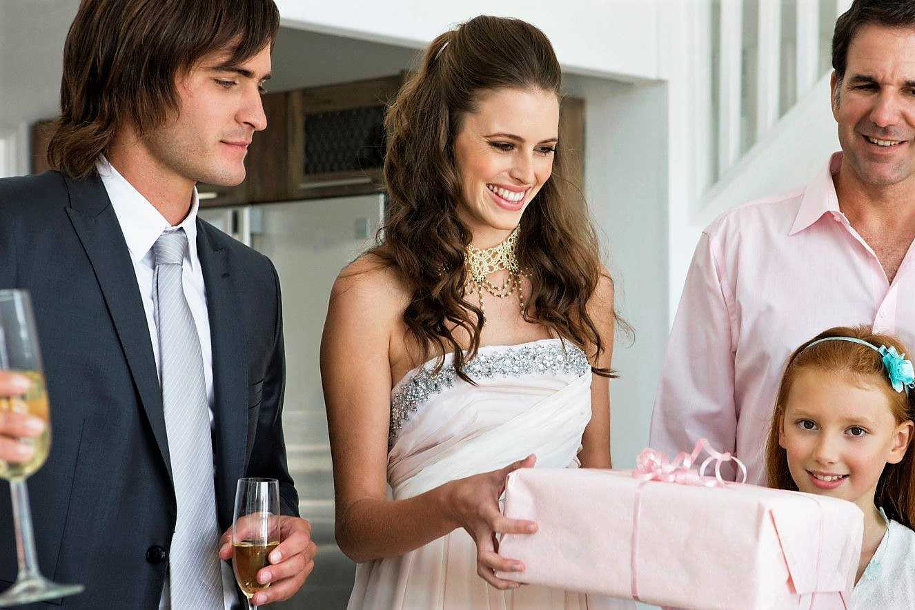ᐉ что мама жениха дарит невесте. что подарить на свадьбе родителям жениха и невесты - svadba-dv.ru