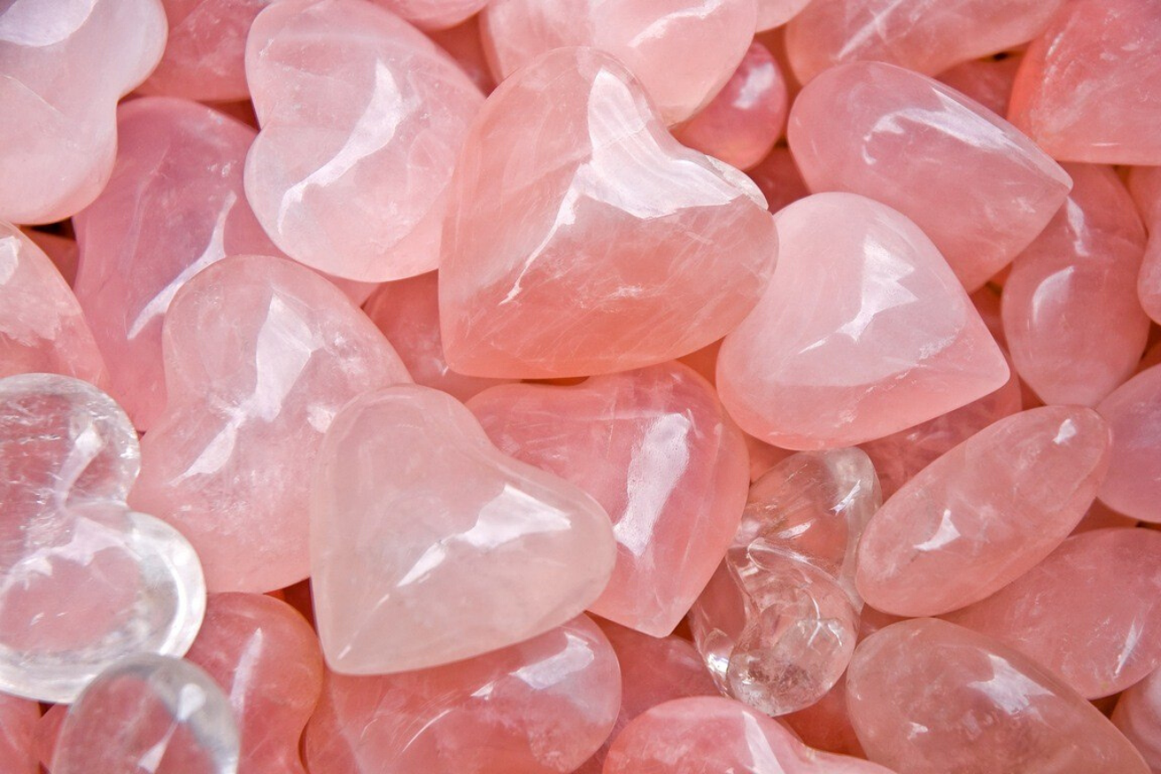 Камень розовый кварц: магические свойства, украшения, кому подходит?