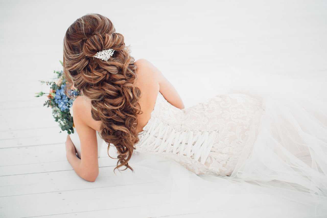 Свадебные прически на средние волосы - 166 фото причесок на свадьбу | портал для женщин womanchoice.net