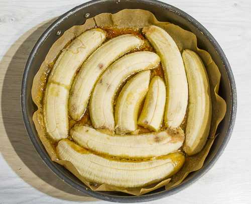 Бананы карамелизированные. торт с карамелизированными бананами.
