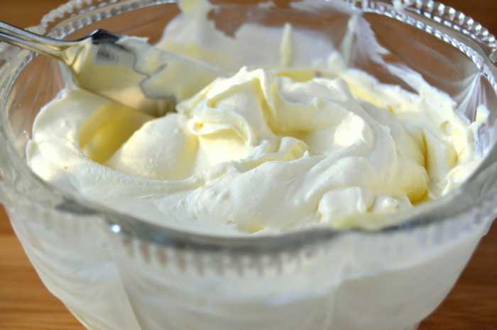 Очень вкусный сметанный крем, рецепты. 7 очень вкусных рецептов. сметанный крем жидкий как загустить. как загустить сметанный крем для торта. как сделать густой сметанный крем для торта.