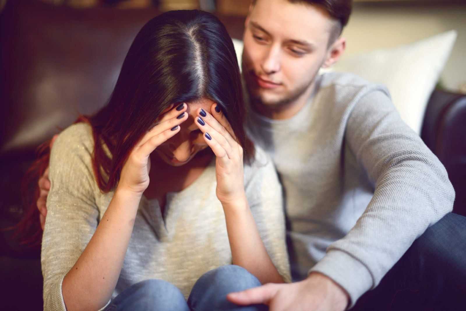 Как вести себя с мужчиной, чтобы он сам тянулся к женщине: 20 подсказок из психологии