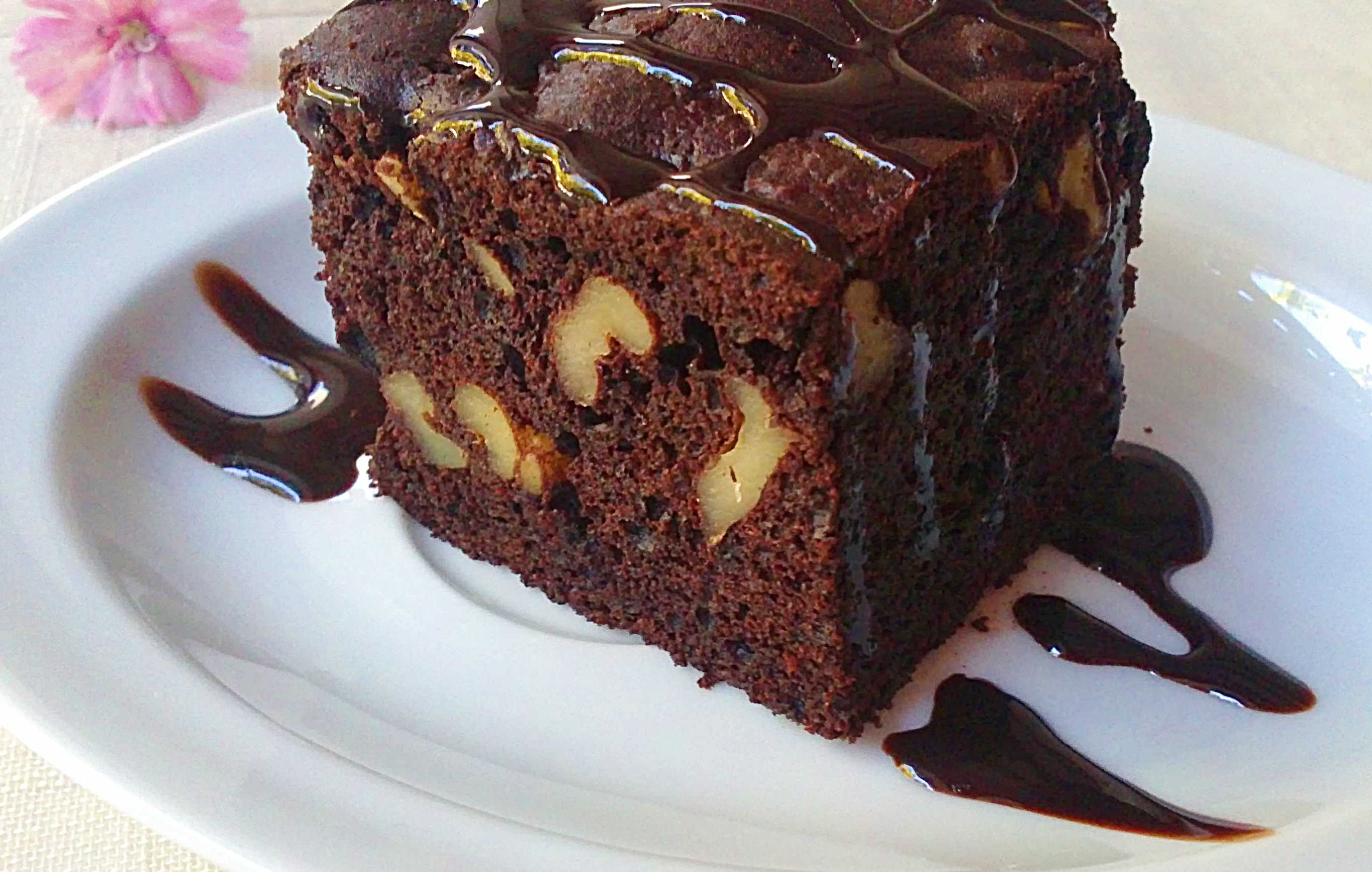 Брауни фото рецепт пошагово. Торт Брауни шоколадный. Шоколадное пирожное Брауни. Торт банановый Брауни. Брауни с шоколадом.