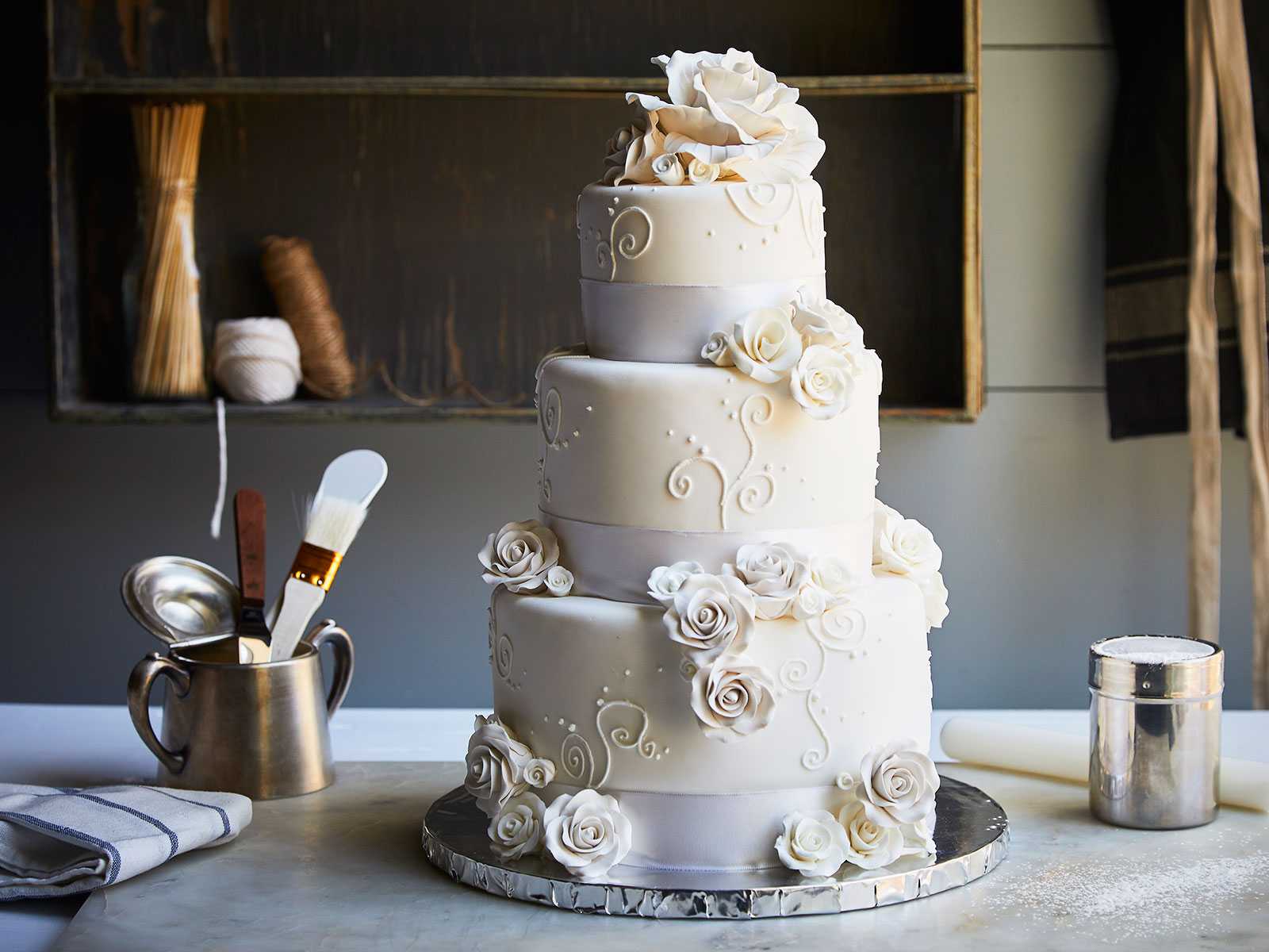 Свадебный торт своими руками: как сделать главное лакомство торжества в дом...