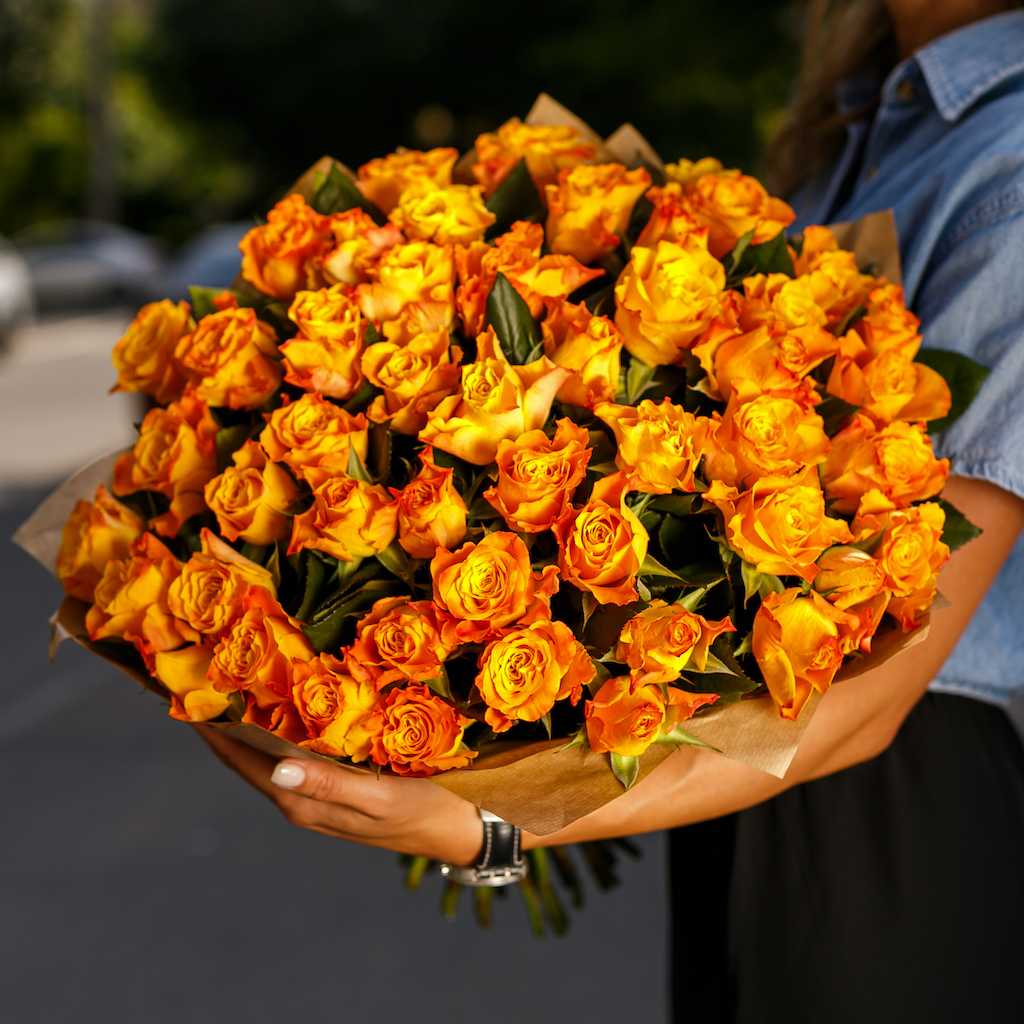 Желтые розы: к чему дарят и их значение