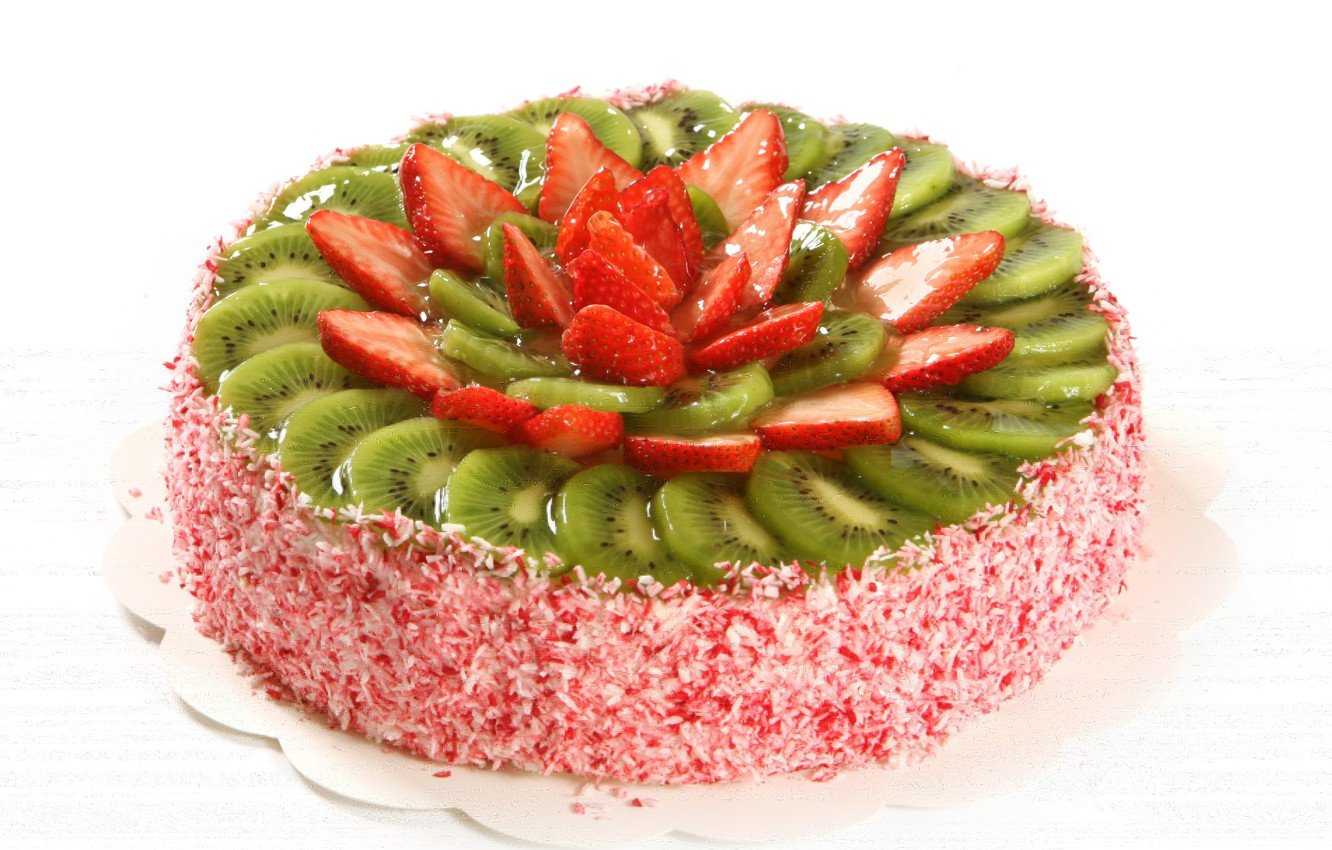 Как клубникой украсить торт к праздникам, дню рождения (идеи+фото)