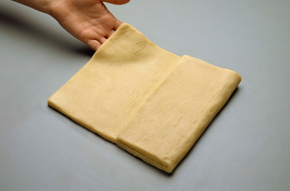Как быстро разморозить тесто: слоеное, дрожжевое