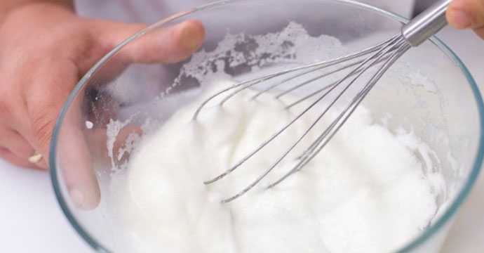 Что делать, если не взбиваются белки с сахаром в густую пену