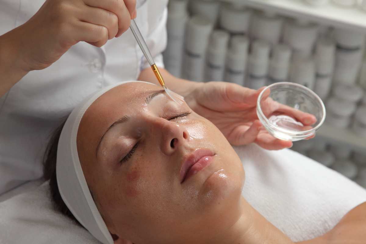 10 причин, почему вы должны сделать химический пилинг у косметолога skinlazermed