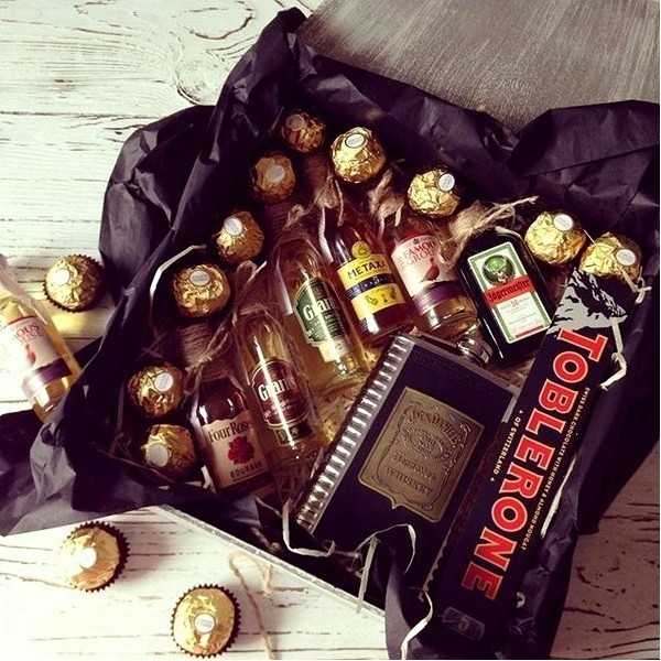 Подарочный набор в маленьких бутылочках: мини-бар в подарок