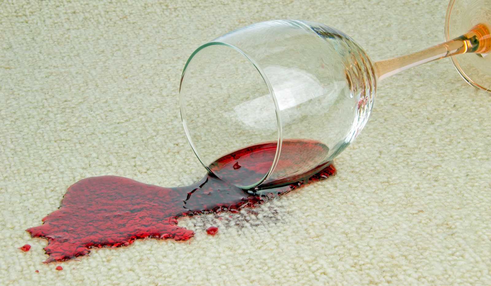 Пятно от красного вина: чем и как вывести с белой и цветной ткани