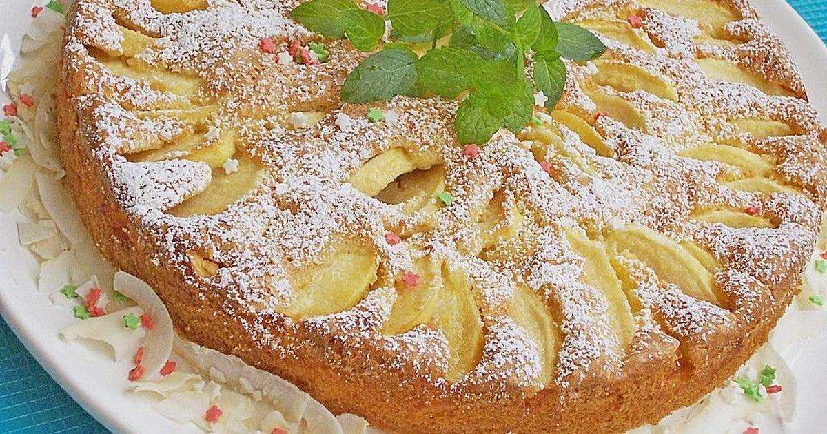 Классическая пышная шарлотка с яблоками в духовке — 10 простых пошаговых рецептов