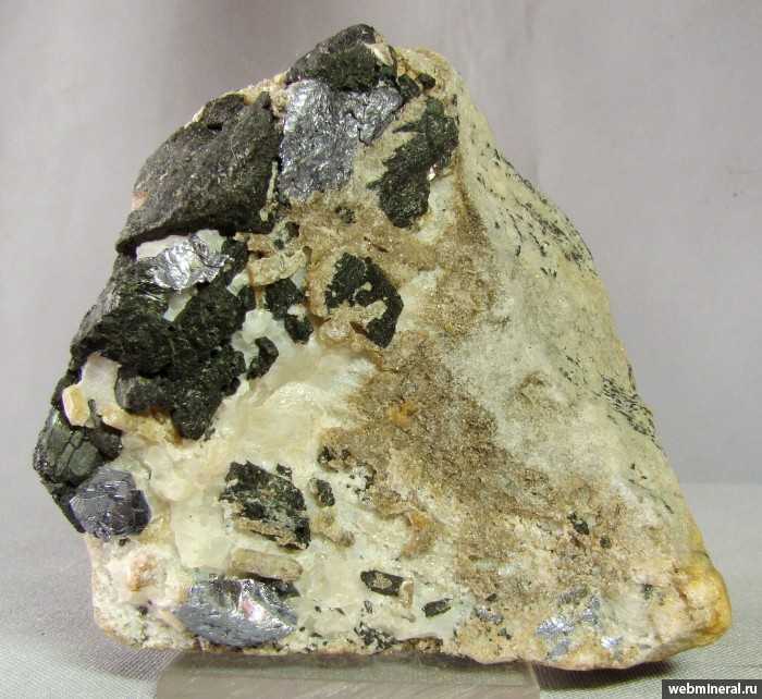 Агат, какому знаку зодиака подходит этот камень и какими свойствами он обладает