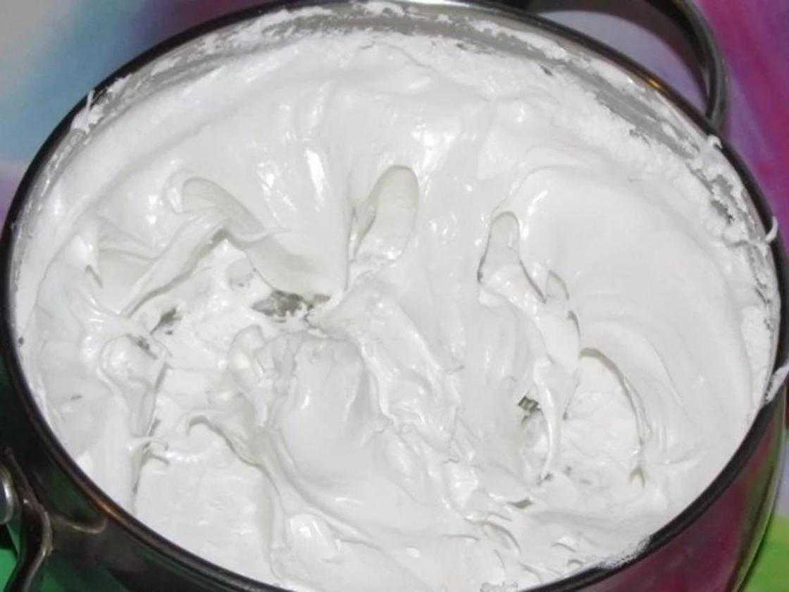 Белковый крем для торта - пошаговые рецепты приготовления с сахарной пудрой, заварной или с желатином