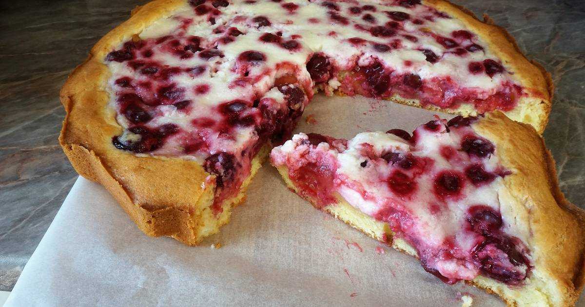 Пирог с вишней в духовке — самые вкусные и простые рецепты