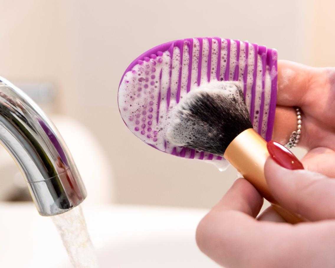 Как отмыть спонж от тонального крема — как помыть и очистить спонжик для макияжа дома