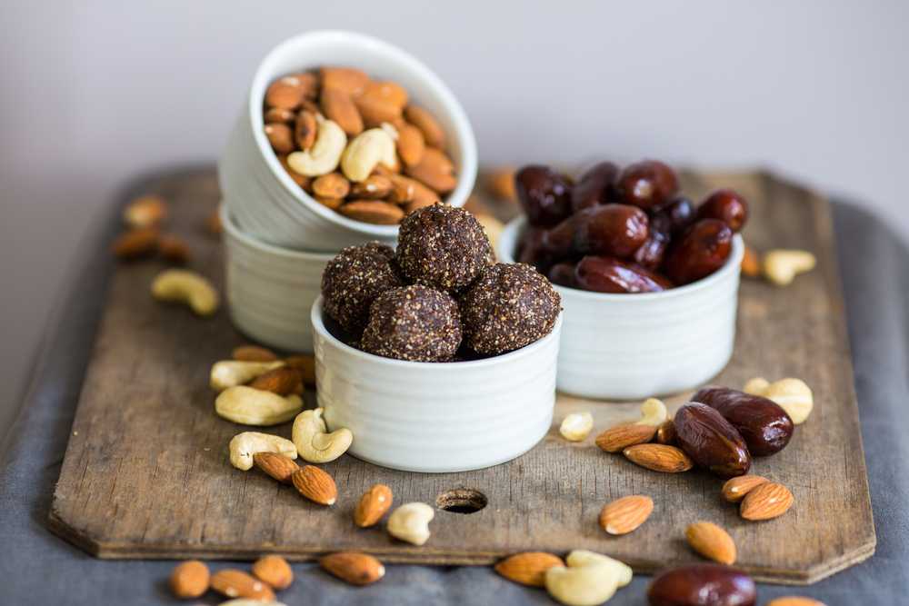 Вкусные и полезные конфеты из фиников с орешками кешью своими руками