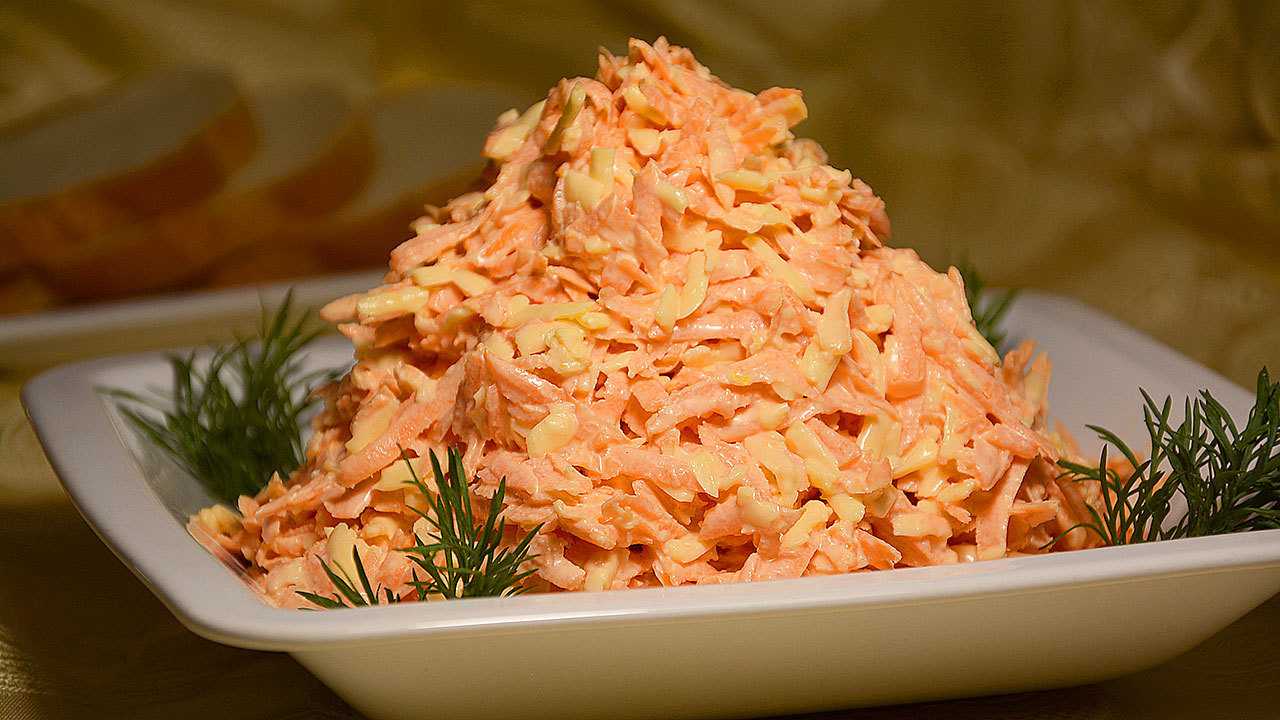 Пошаговый рецепт приготовления салата из моркови и яблока