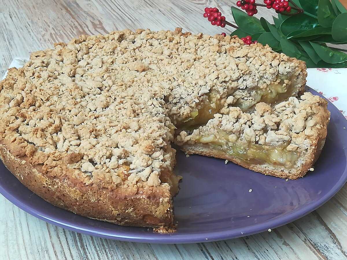 Песочный пирог с яблоками - 5 рецептов с фото: насыпной, тертый, открытый, с безе, кремом